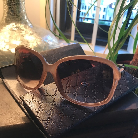 SOLD⛔️Authentic GUCCI tortois butterfly sunglasses - Picture 3 of 8